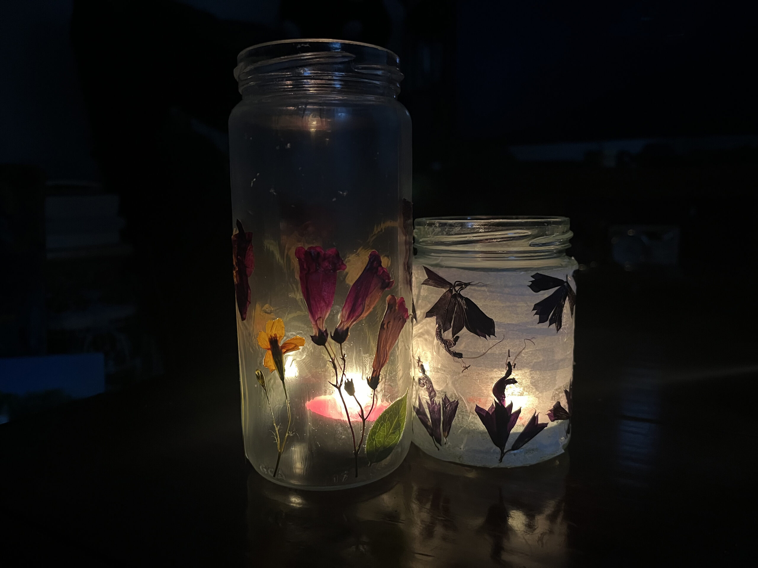 Pretty glass jar lanterns with pressed flowers - How to make