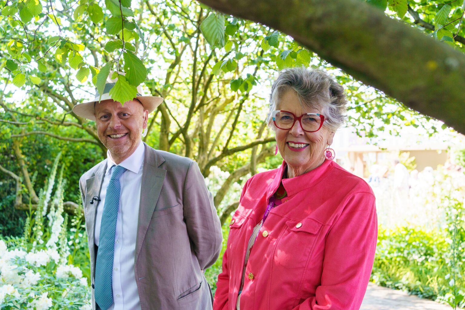 Stuart Medhurst Rhs Stars flock to Tom Stuart-Smith's National Garden Scheme Garden at RHS ...